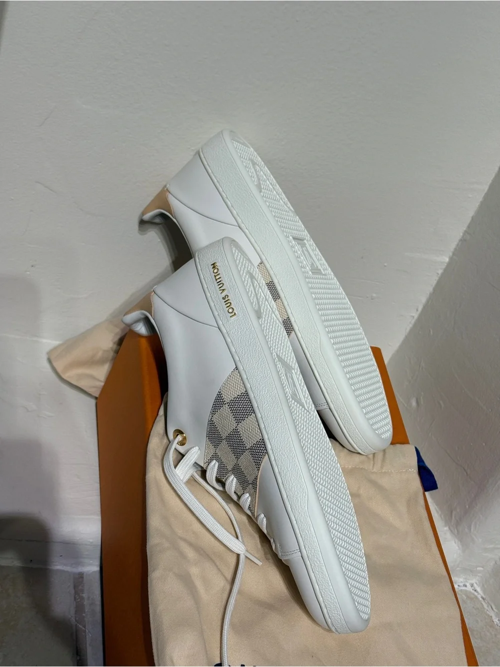Louis Vuitton White & Beige Damier Azur *NEW* unused w/ box, EU 40.5 / 40 1/2 🔥